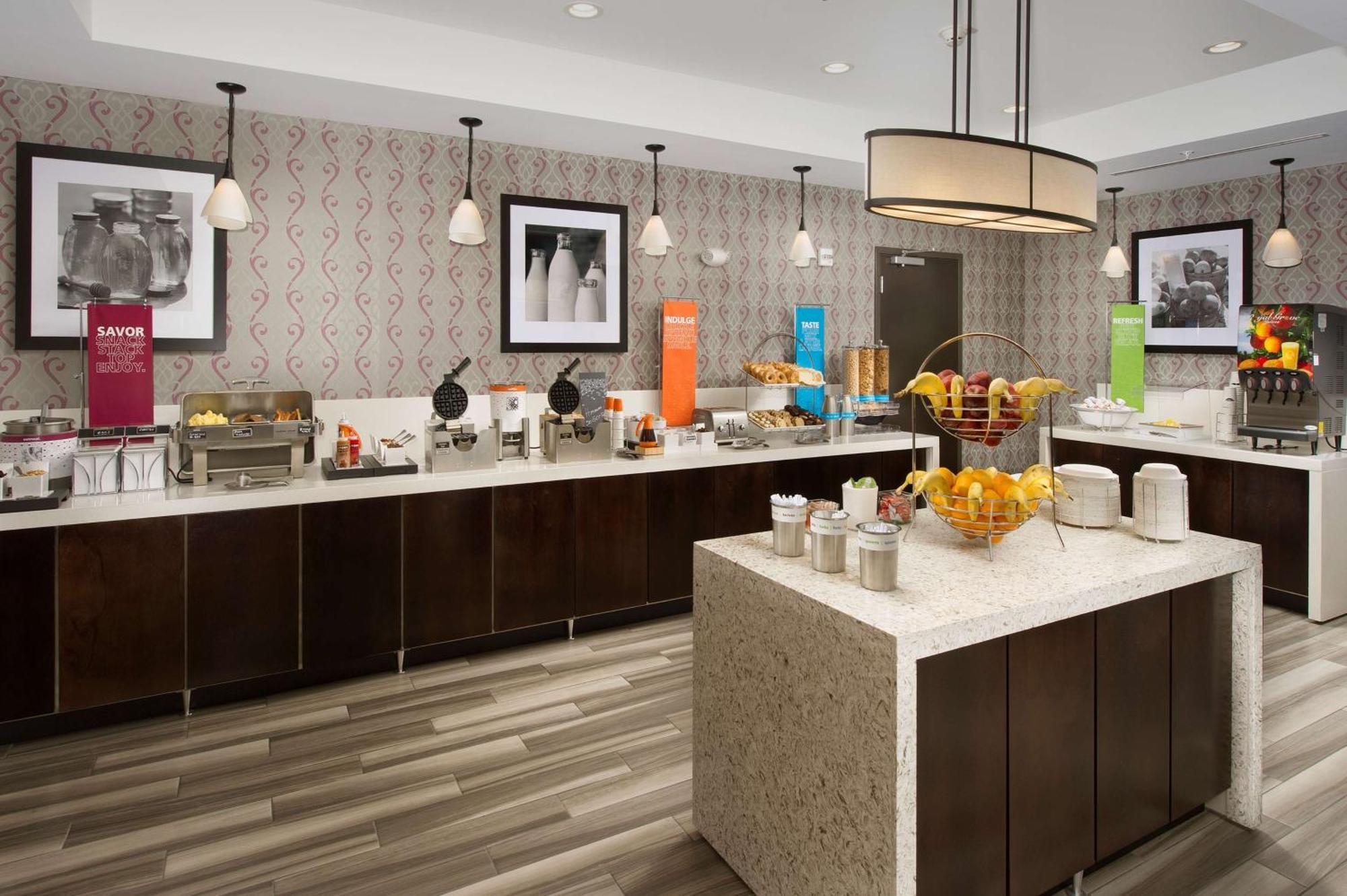 Hampton Inn Louisville East Hurstbourne Exteriér fotografie