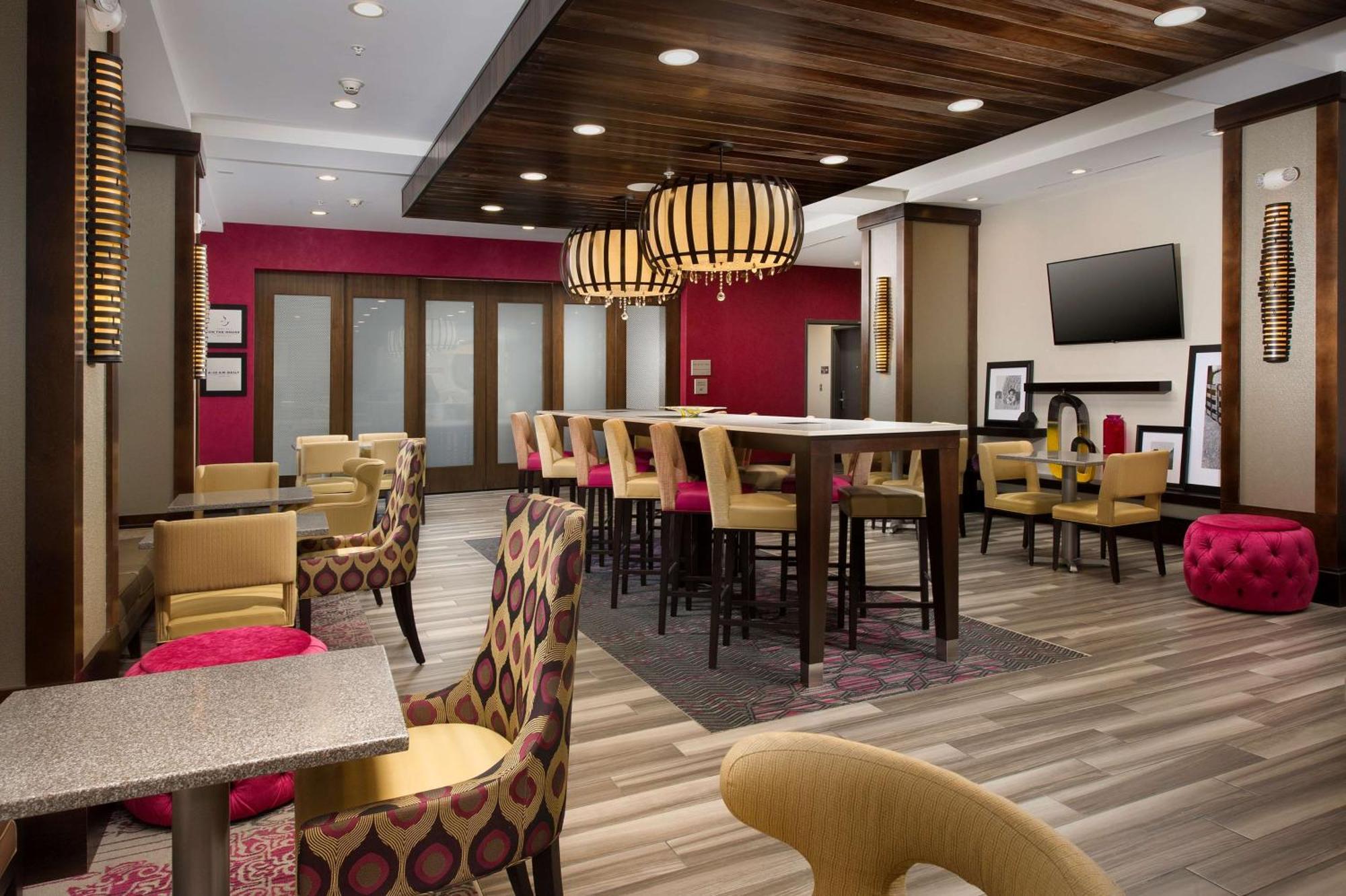 Hampton Inn Louisville East Hurstbourne Exteriér fotografie