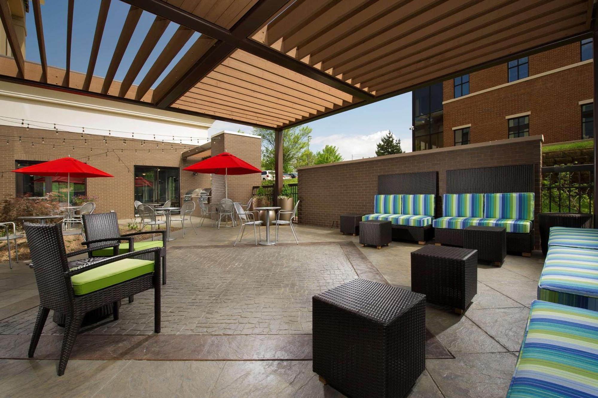 Hampton Inn Louisville East Hurstbourne Exteriér fotografie